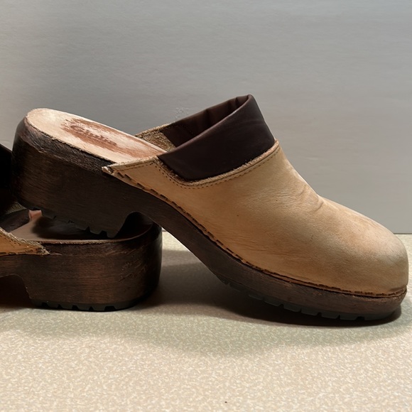 Giulia Italian leather and suede wooden unisex clogs - Picture 4 of 15